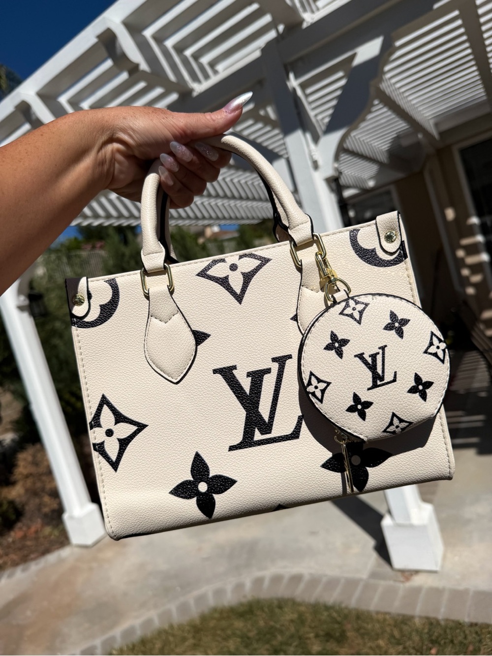 ✨COMING SOON✨ NEW LV Print White Black Monogram OnTheGo Satchel Bag & Coin Purse - Picture 2 of 15
